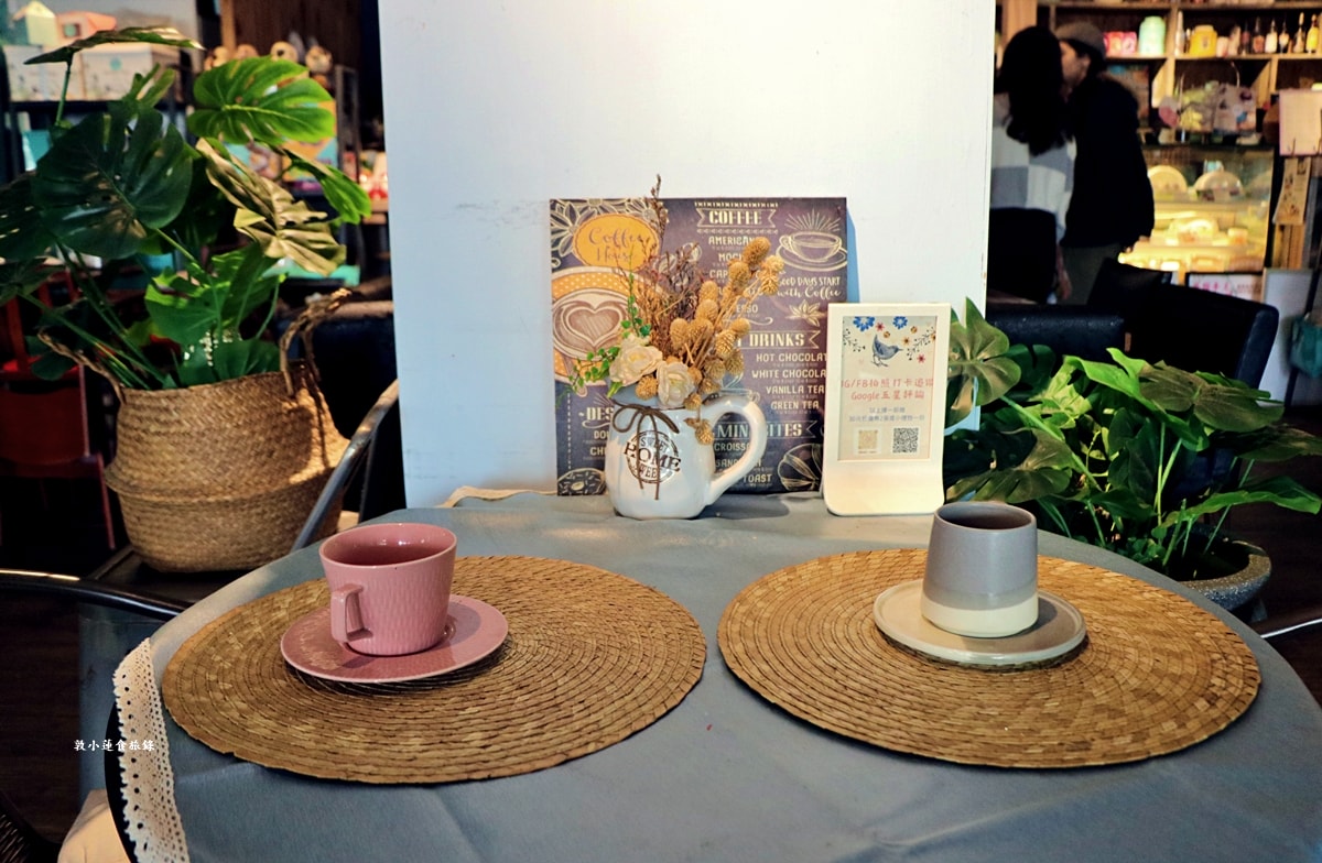 莓塔咖啡館 新崛江店‧鄰近新堀江不收服務費，假日限時用餐三小時，聚餐聊天最佳選擇