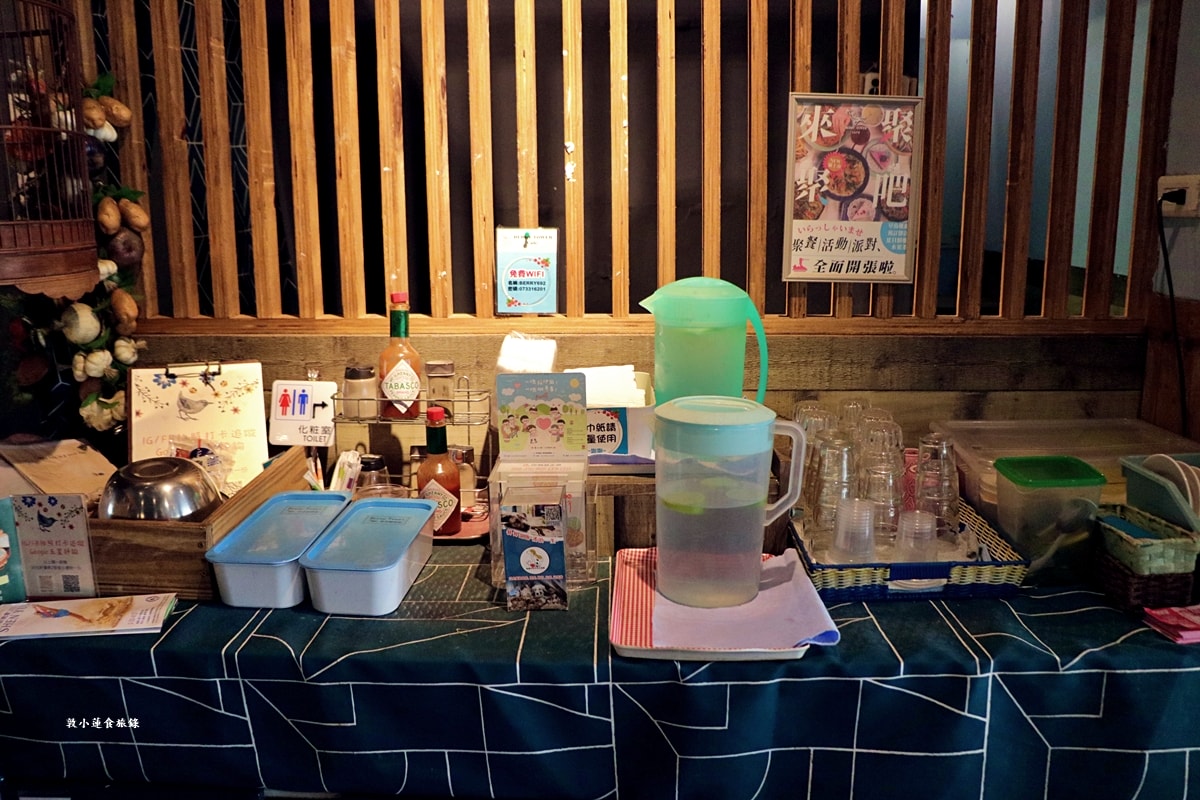 莓塔咖啡館 新崛江店‧鄰近新堀江不收服務費，假日限時用餐三小時，聚餐聊天最佳選擇