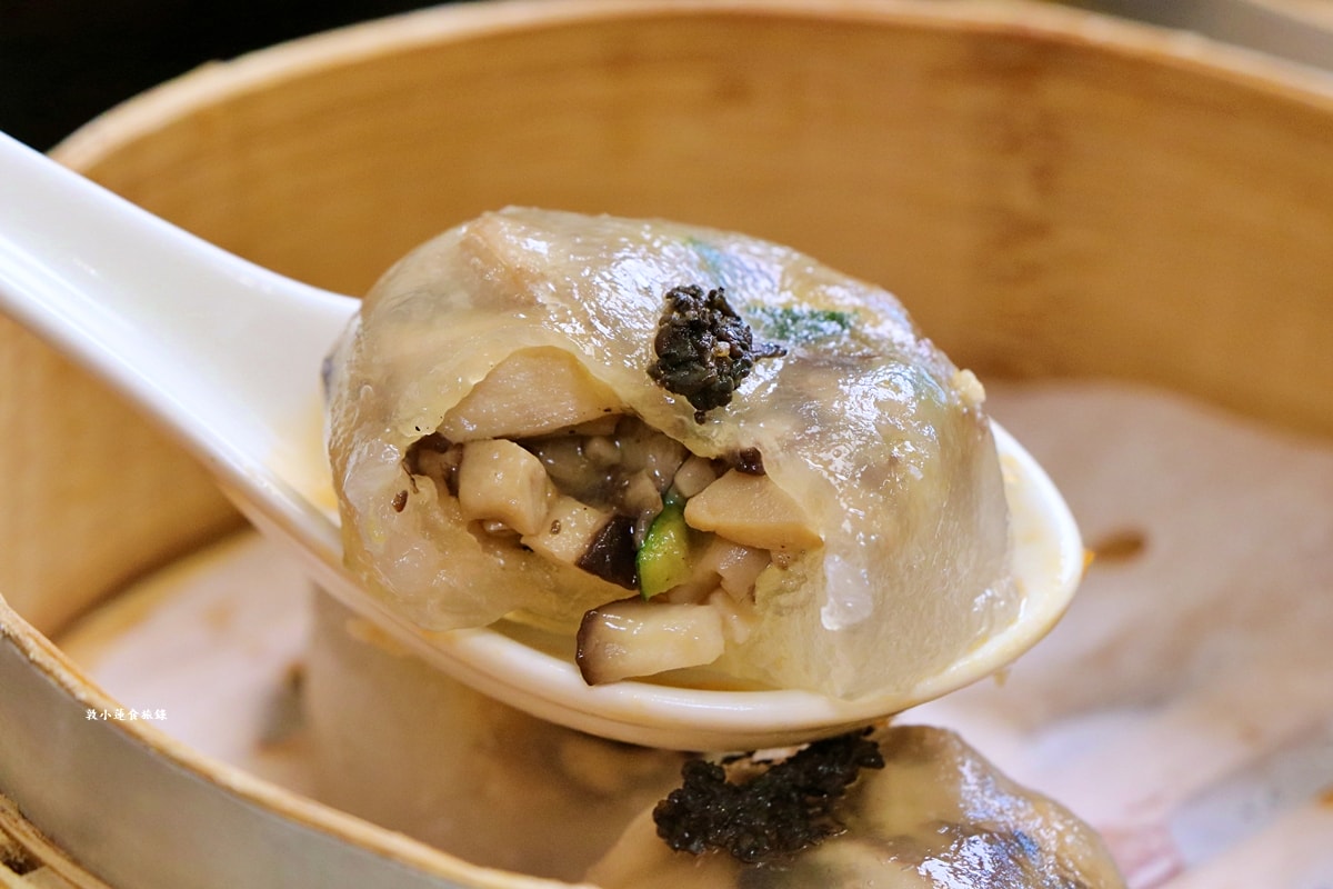 好事泰點心麵店‧香港師傅駐店料理純正港茶,秘製豬扒乾麵,蠔皇蒸鳳爪、海鮮韭菜餅、不能錯過脆皮焗叉燒包 - 第10張圖 好事泰點心麵店‧香港師傅駐店料理純正港茶,秘製豬扒乾麵,蠔皇蒸鳳爪、海鮮韭菜餅、不能錯過脆皮焗叉燒包