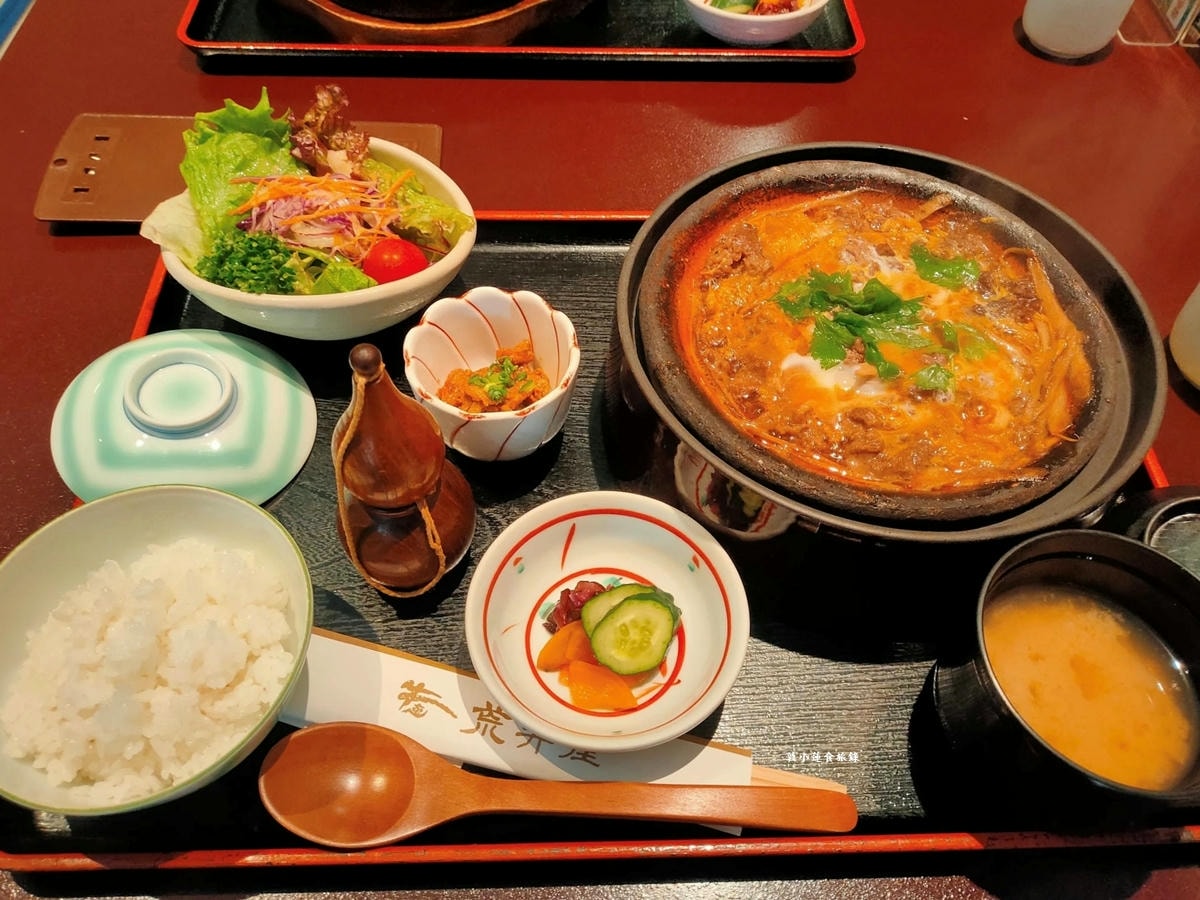 【神奈川橫濱】荒井屋牛鍋 萬國橋店‧明治23年開業,135年壽喜燒牛肉火鍋老店,橫濱不可錯過的排隊老店 - 第1張圖 【神奈川橫濱】荒井屋牛鍋 萬國橋店‧明治23年開業,135年壽喜燒牛肉火鍋老店,橫濱不可錯過的排隊老店