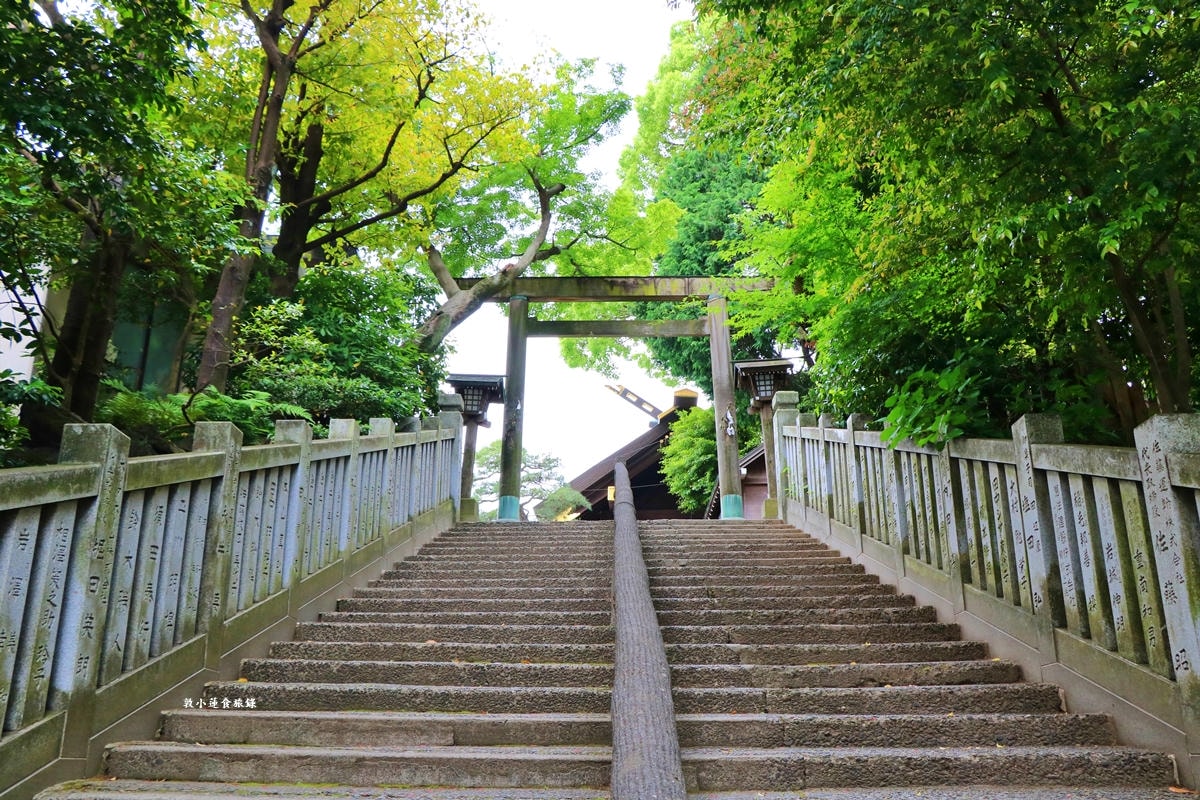 【神奈川橫濱】伊勢山皇大神宮‧有著關東伊勢神宮的稱號，也是橫濱的守護神社，春天的落櫻不可錯過