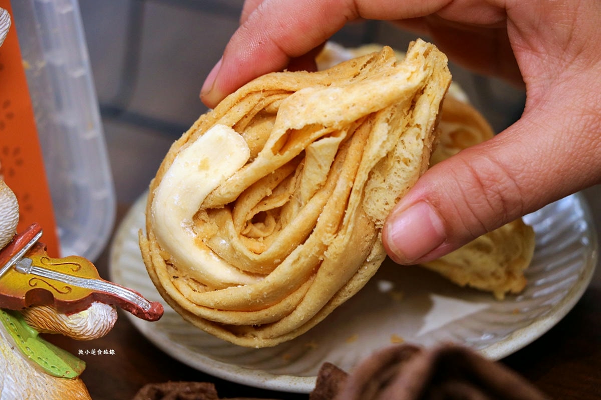 2025 最強伴手禮就選它!!脆滴滴水滴厚蛋捲！團購美食新寵兒，厚實酥脆水滴蛋捲越吃越刷嘴!!