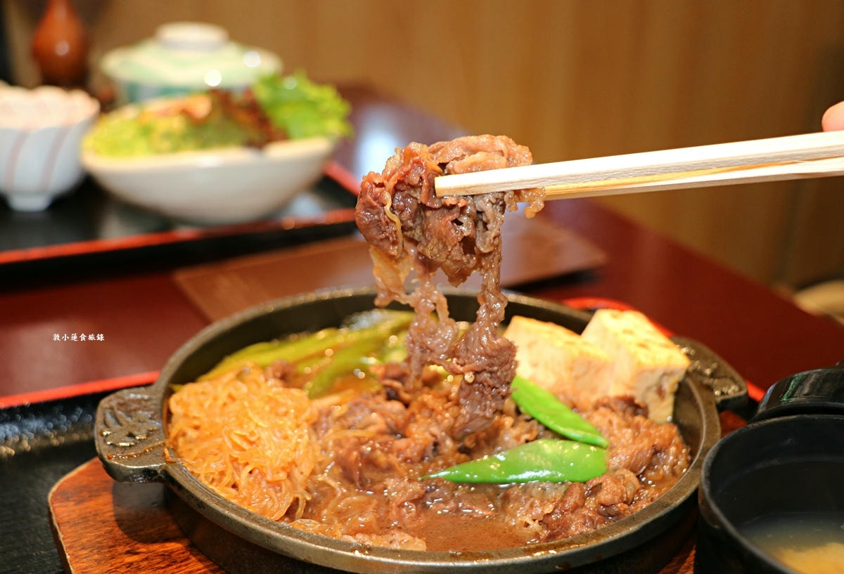 【神奈川橫濱】荒井屋牛鍋 萬國橋店‧明治23年開業,135年壽喜燒牛肉火鍋老店,橫濱不可錯過的排隊老店 - 第18張圖 【神奈川橫濱】荒井屋牛鍋 萬國橋店‧明治23年開業,135年壽喜燒牛肉火鍋老店,橫濱不可錯過的排隊老店