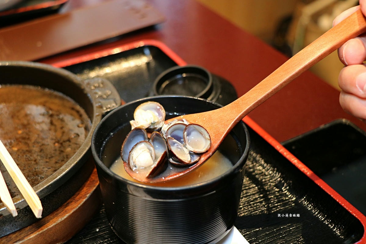【神奈川橫濱】荒井屋牛鍋 萬國橋店‧明治23年開業,135年壽喜燒牛肉火鍋老店,橫濱不可錯過的排隊老店 - 第17張圖 【神奈川橫濱】荒井屋牛鍋 萬國橋店‧明治23年開業,135年壽喜燒牛肉火鍋老店,橫濱不可錯過的排隊老店