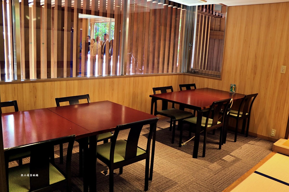 【神奈川橫濱】荒井屋牛鍋 萬國橋店‧明治23年開業,135年壽喜燒牛肉火鍋老店,橫濱不可錯過的排隊老店 - 第10張圖 【神奈川橫濱】荒井屋牛鍋 萬國橋店‧明治23年開業,135年壽喜燒牛肉火鍋老店,橫濱不可錯過的排隊老店