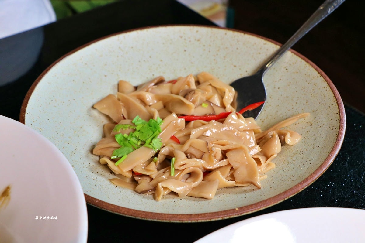 大宅門乾鍋鴨頭‧一鍋二吃,東北特色料理菜,獨門醬料炒香麻而不辣,龍鳳高湯濃郁順口!! - 第11張圖 大宅門乾鍋鴨頭‧一鍋二吃,東北特色料理菜,獨門醬料炒香麻而不辣,龍鳳高湯濃郁順口!!