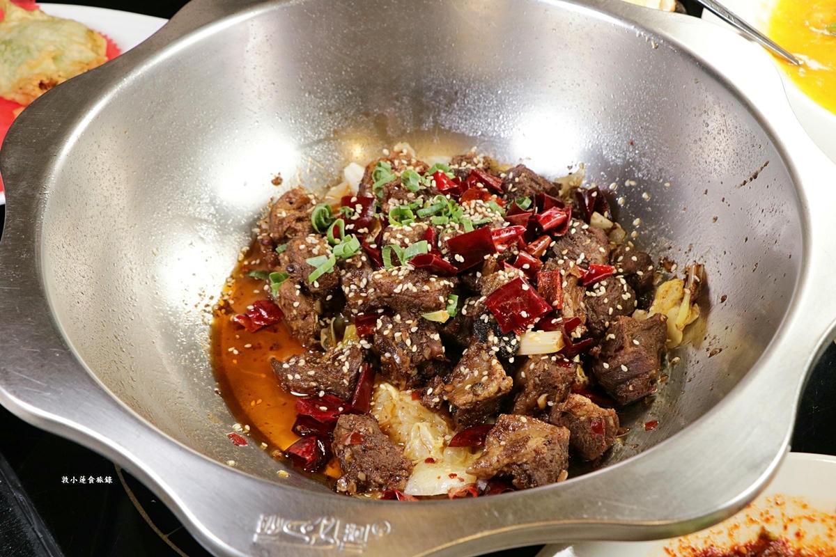 大宅門乾鍋鴨頭‧一鍋二吃,東北特色料理菜,獨門醬料炒香麻而不辣,龍鳳高湯濃郁順口!! - 第37張圖 大宅門乾鍋鴨頭‧一鍋二吃,東北特色料理菜,獨門醬料炒香麻而不辣,龍鳳高湯濃郁順口!!