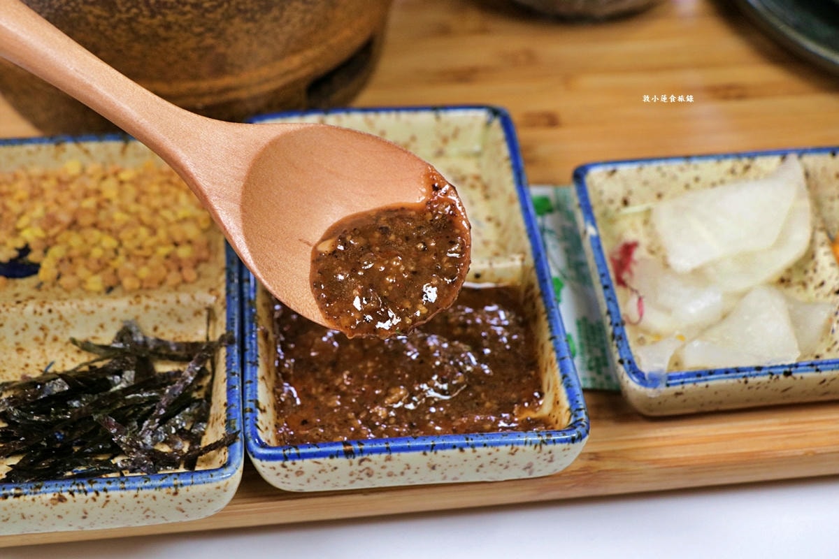 Mochi Mochi 鬆餅屋 高雄義享天地店‧聚餐約會新選擇,全台第一【極上釜飯】,豪華餐點儀式感滿滿,極黑熟成牛小排、炙燒干貝蝦濃郁超開胃!! - 第13張圖 Mochi Mochi 鬆餅屋 高雄義享天地店‧聚餐約會新選擇,全台第一【極上釜飯】,豪華餐點儀式感滿滿,極黑熟成牛小排、炙燒干貝蝦濃郁超開胃!!
