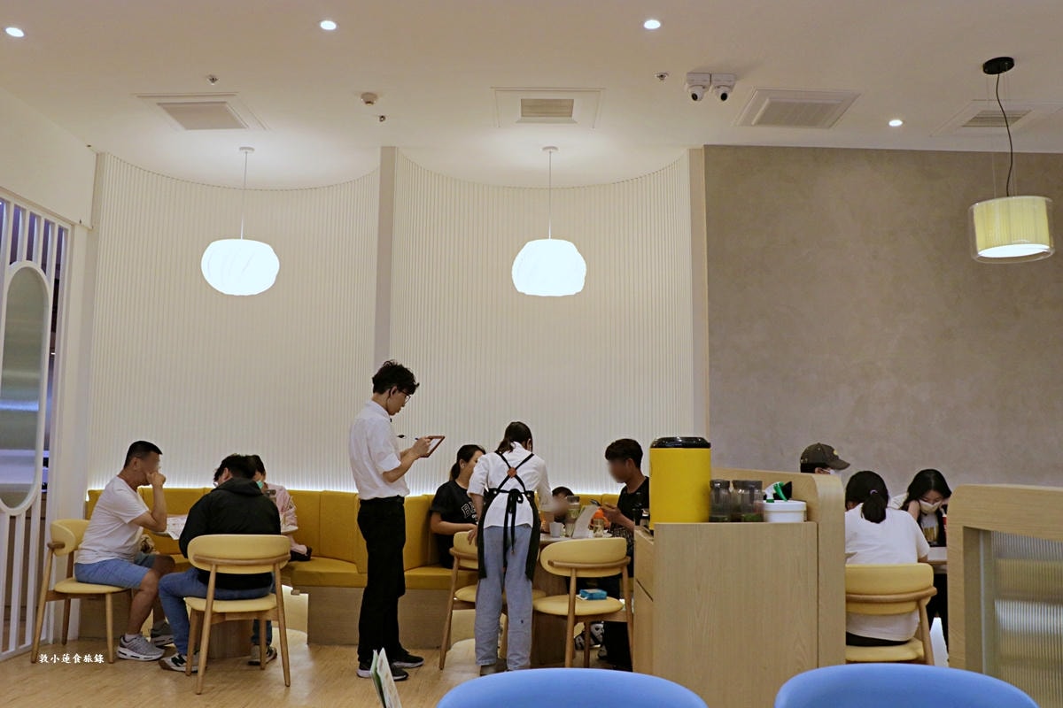 Mochi Mochi 鬆餅屋 高雄義享天地店‧聚餐約會新選擇,全台第一【極上釜飯】,豪華餐點儀式感滿滿,極黑熟成牛小排、炙燒干貝蝦濃郁超開胃!! - 第4張圖 Mochi Mochi 鬆餅屋 高雄義享天地店‧聚餐約會新選擇,全台第一【極上釜飯】,豪華餐點儀式感滿滿,極黑熟成牛小排、炙燒干貝蝦濃郁超開胃!!