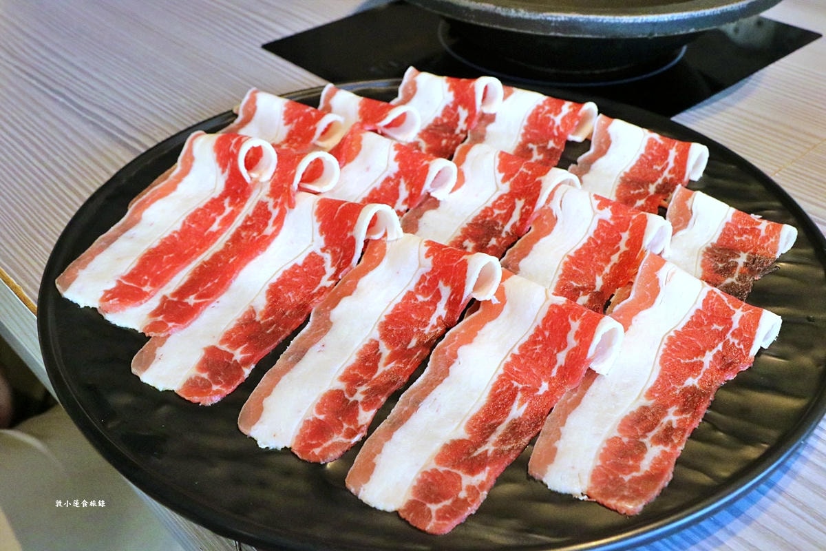 敝姓鍋 南投日月潭店‧水社商城景觀火鍋店，內附素食鍋物料理!!