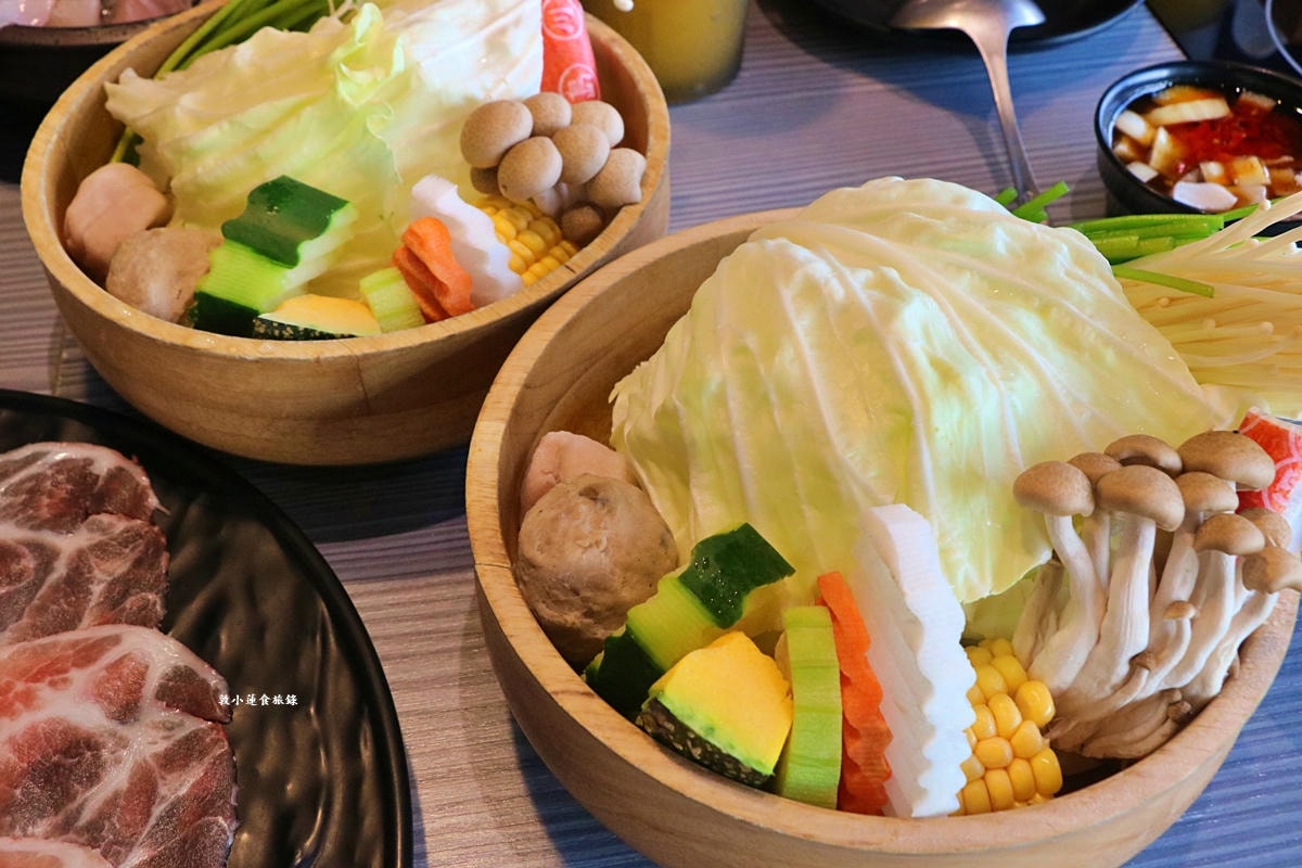 敝姓鍋 南投日月潭店‧水社商城景觀火鍋店，內附素食鍋物料理!!