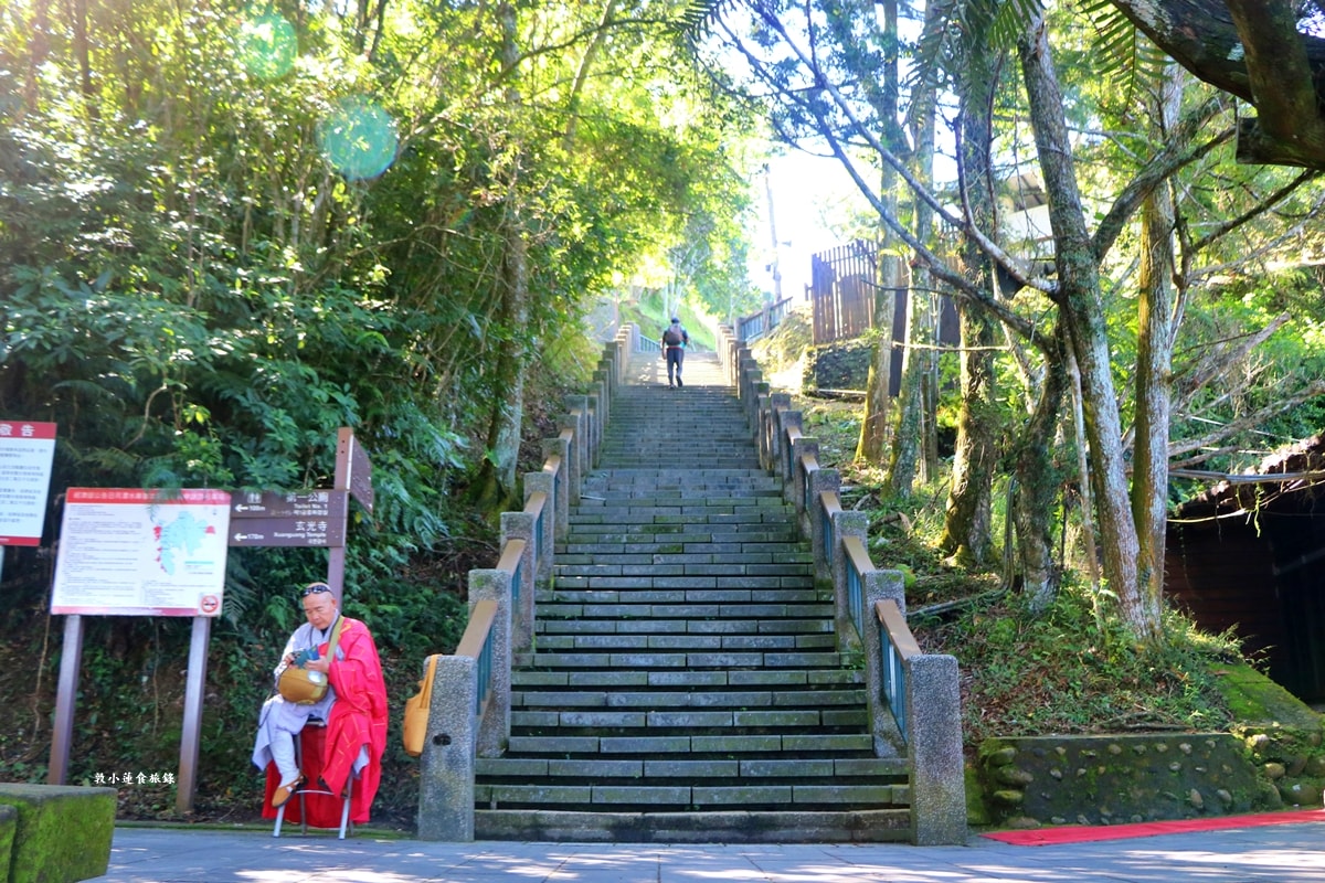 玄光寺&玄光碼頭‧青龍山步道起點玄光碼頭，參拜背山面潭唐式風格玄光寺!!