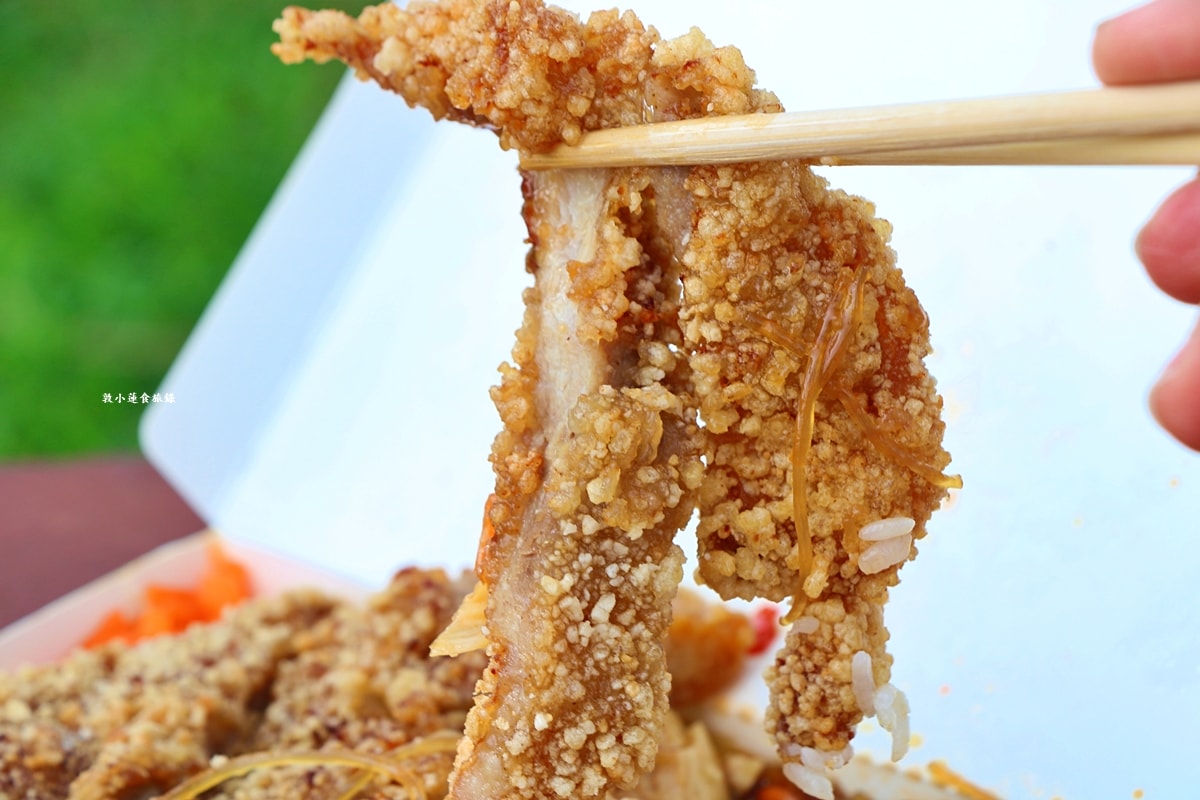 翰鼎豆乳豬‧文藻校區最夯的排隊便當,百元份量多到嚇嚇叫的豆乳豬飯!! - 第16張圖 翰鼎豆乳豬‧文藻校區最夯的排隊便當,百元份量多到嚇嚇叫的豆乳豬飯!!