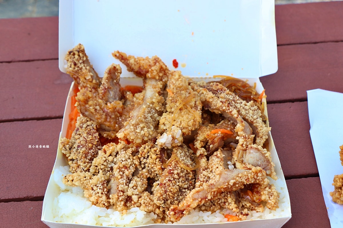 翰鼎豆乳豬‧文藻校區最夯的排隊便當,百元份量多到嚇嚇叫的豆乳豬飯!! - 第14張圖 翰鼎豆乳豬‧文藻校區最夯的排隊便當,百元份量多到嚇嚇叫的豆乳豬飯!!