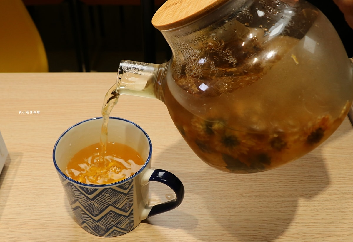 韓國料理 一日三餐삼시세끼 ‧巷弄中超低調的家庭韓式料理，不用300元就能吃到200g的龍蝦豆腐個人鍋，份量極多平價聚餐首選!!