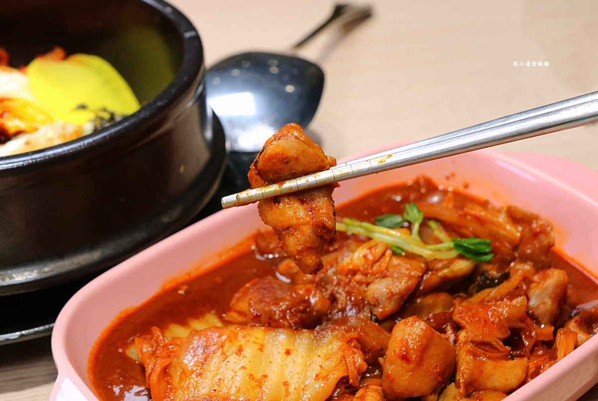 韓國料理 一日三餐삼시세끼 ‧巷弄中超低調的家庭韓式料理，不用300元就能吃到200g的龍蝦豆腐個人鍋，份量極多平價聚餐首選!!