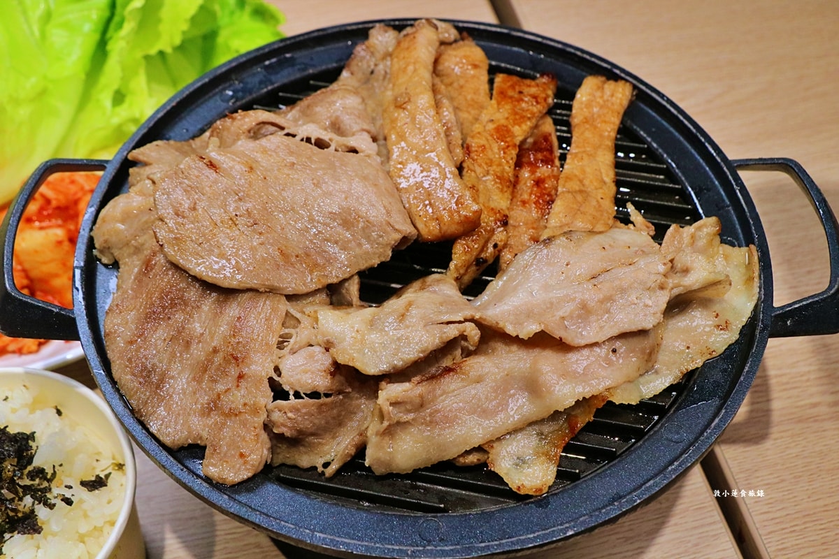 韓國料理 一日三餐삼시세끼 ‧巷弄中超低調的家庭韓式料理，不用300元就能吃到200g的龍蝦豆腐個人鍋，份量極多平價聚餐首選!!