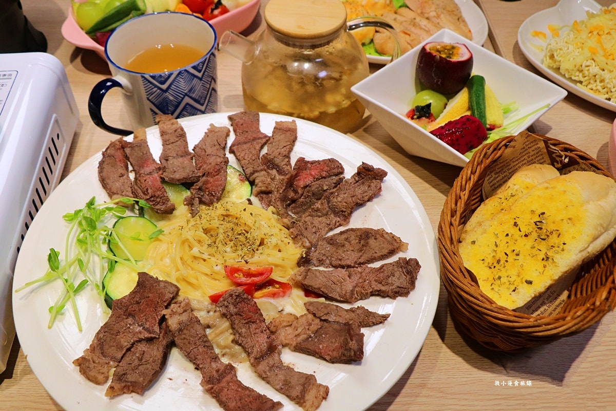 韓國料理 一日三餐삼시세끼 ‧巷弄中超低調的家庭韓式料理，不用300元就能吃到200g的龍蝦豆腐個人鍋，份量極多平價聚餐首選!!