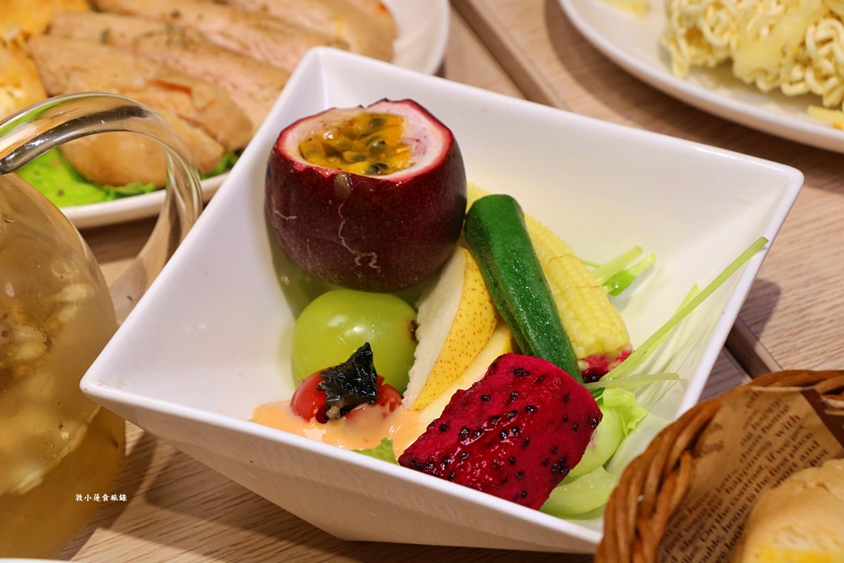 韓國料理 一日三餐삼시세끼 ‧巷弄中超低調的家庭韓式料理，不用300元就能吃到200g的龍蝦豆腐個人鍋，份量極多平價聚餐首選!!