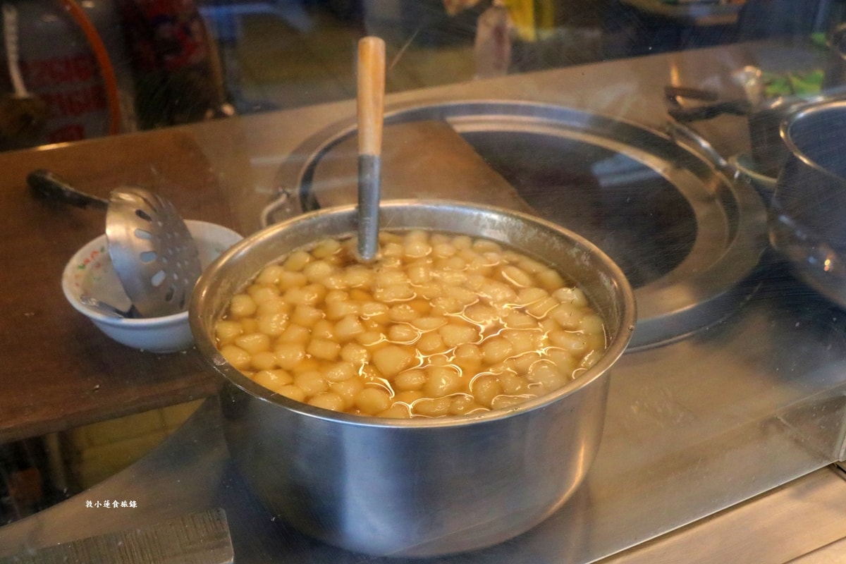 小溝頂水果店‧在地78年老店,限定期間販售冬天限定熱湯圓,手指刀切湯圓軟Q彈牙!! - 第3張圖 小溝頂水果店‧在地78年老店,限定期間販售冬天限定熱湯圓,手指刀切湯圓軟Q彈牙!!