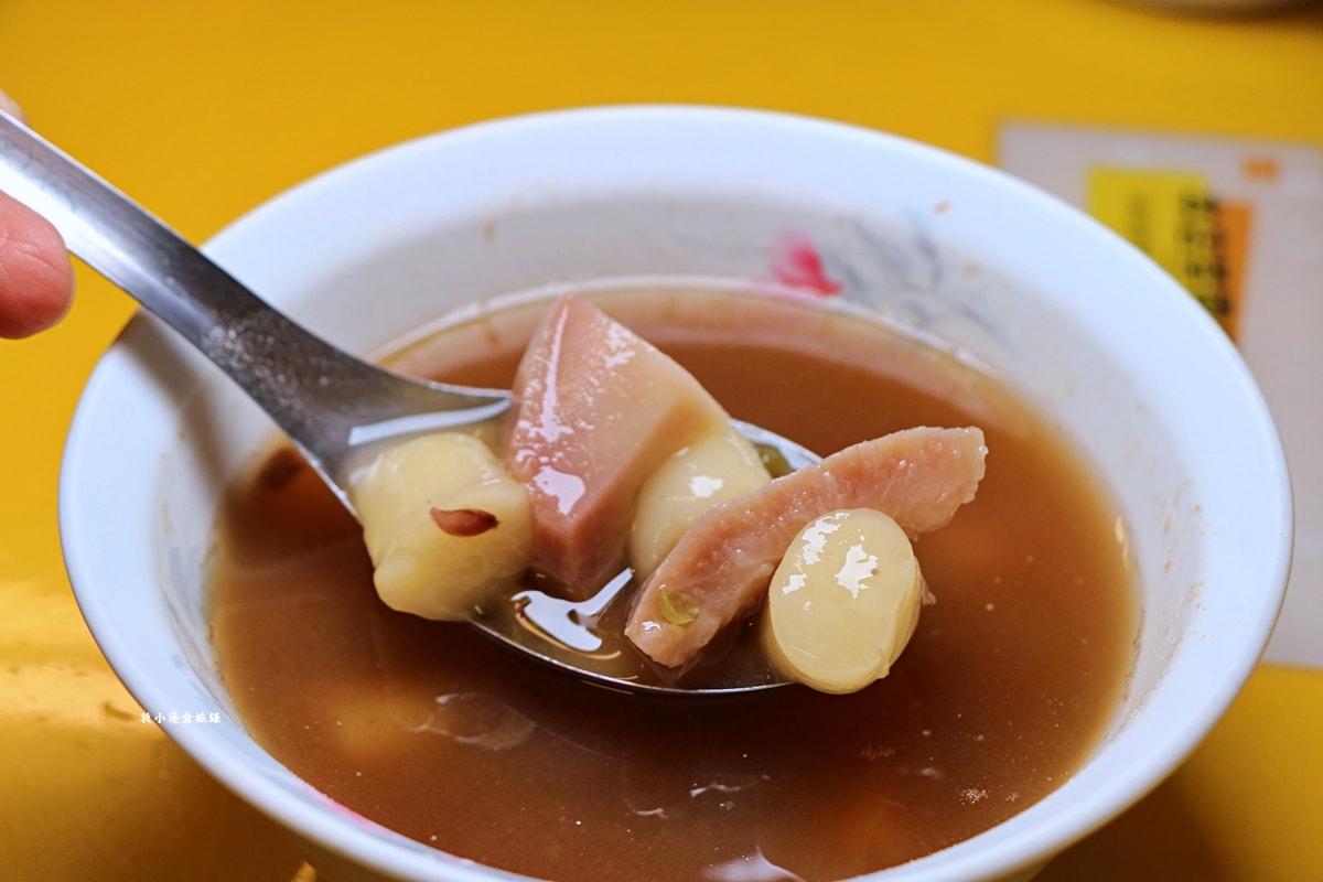 小溝頂水果店‧在地78年老店,限定期間販售冬天限定熱湯圓,手指刀切湯圓軟Q彈牙!! - 第12張圖 小溝頂水果店‧在地78年老店,限定期間販售冬天限定熱湯圓,手指刀切湯圓軟Q彈牙!!