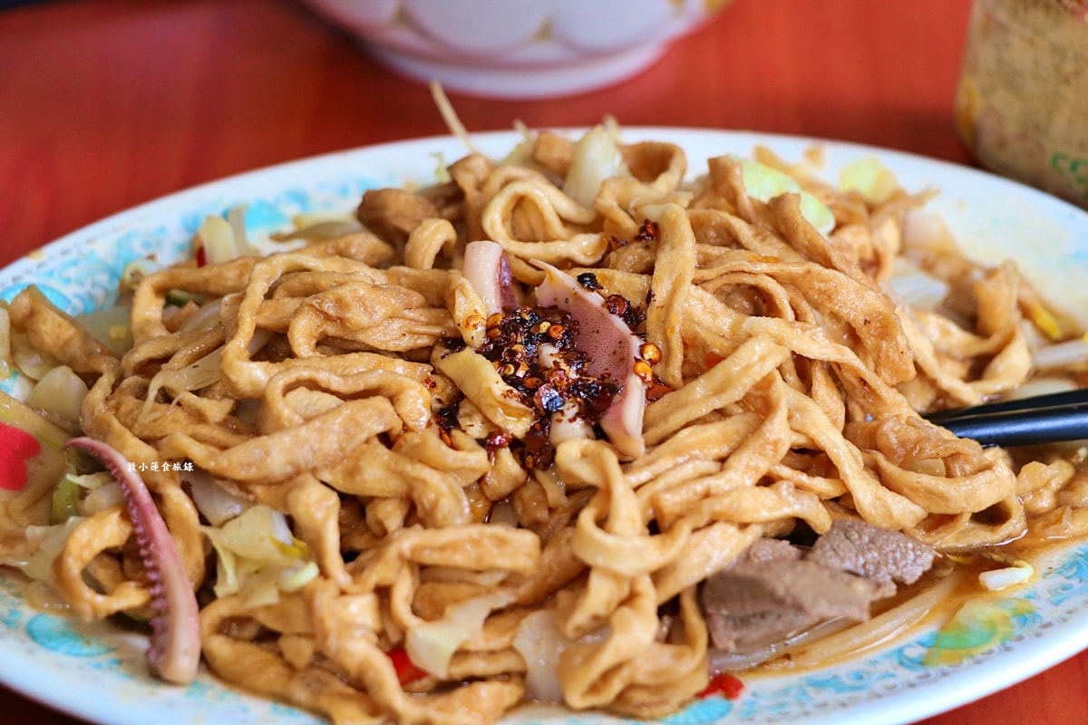 阿婆意麵‧師大公園旁的六十年炒麵攤，古早味的炒意麵酸甜口感，銅板美食物超所值!!