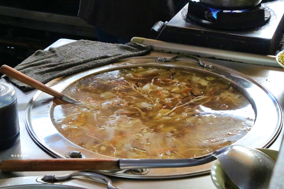 樂融素食‧巷口素食初一、十五新選擇,當歸湯滿滿一碗用料實在,還有素肉排便當!! - 第4張圖 樂融素食‧巷口素食初一、十五新選擇,當歸湯滿滿一碗用料實在,還有素肉排便當!!