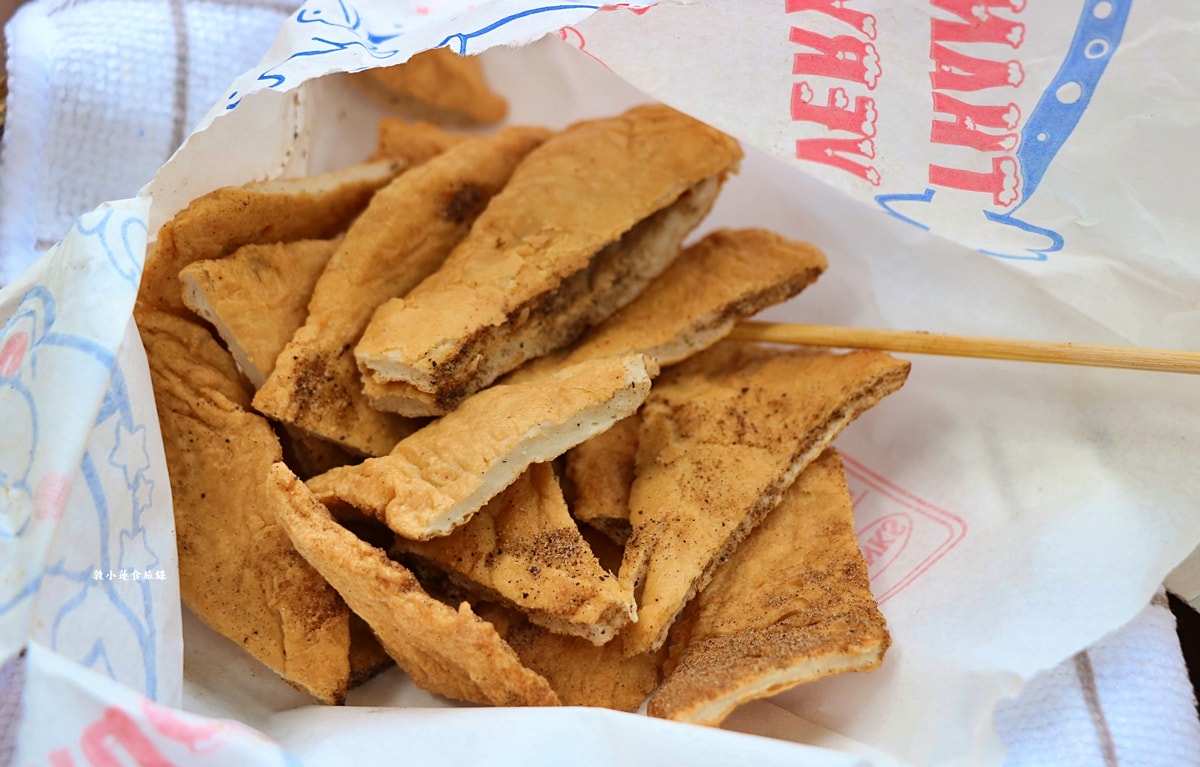 周媽媽香雞排‧國中學區最火的排隊美食,蔥油餅夾香雞排30年不變的老味道!! - 第5張圖 周媽媽香雞排‧國中學區最火的排隊美食,蔥油餅夾香雞排30年不變的老味道!!