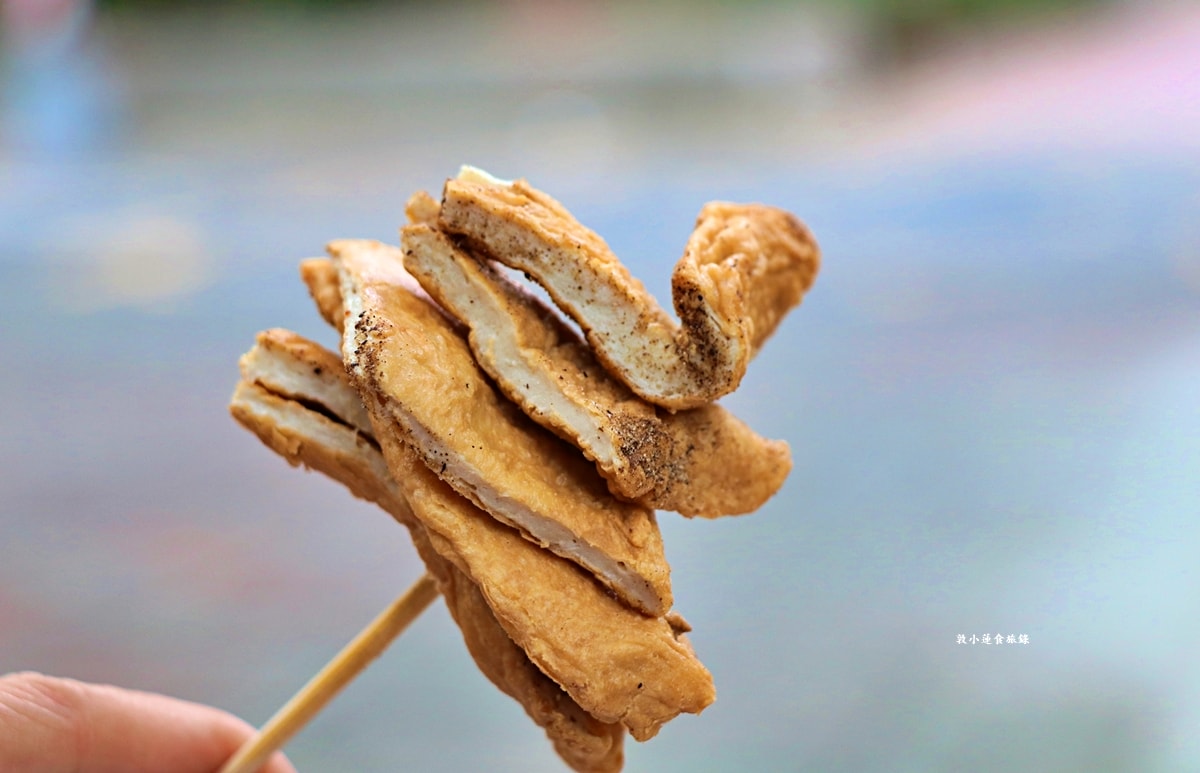 周媽媽香雞排‧國中學區最火的排隊美食,蔥油餅夾香雞排30年不變的老味道!! - 第6張圖 周媽媽香雞排‧國中學區最火的排隊美食,蔥油餅夾香雞排30年不變的老味道!!
