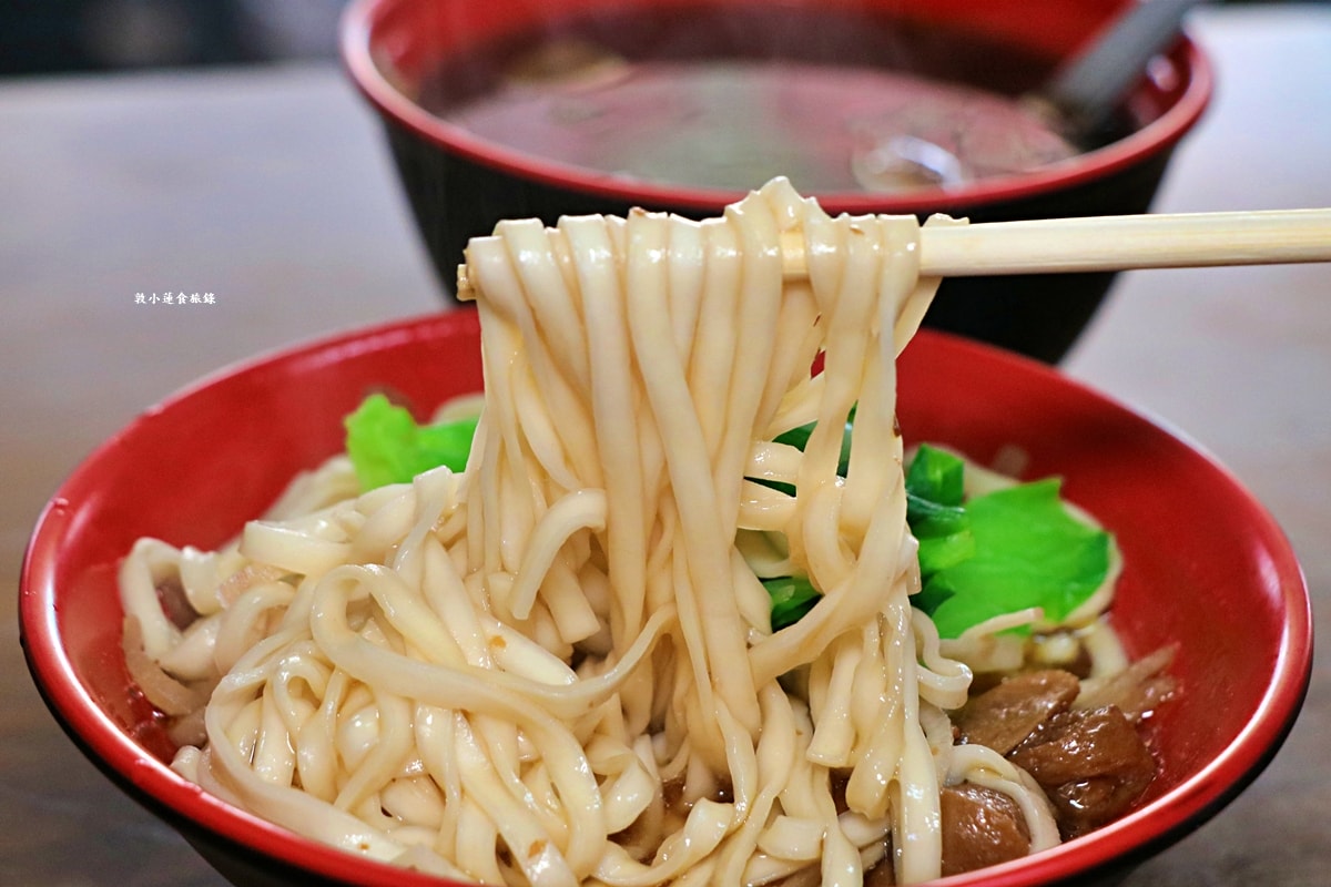 樂融素食‧巷口素食初一、十五新選擇,當歸湯滿滿一碗用料實在,還有素肉排便當!! - 第12張圖 樂融素食‧巷口素食初一、十五新選擇,當歸湯滿滿一碗用料實在,還有素肉排便當!!