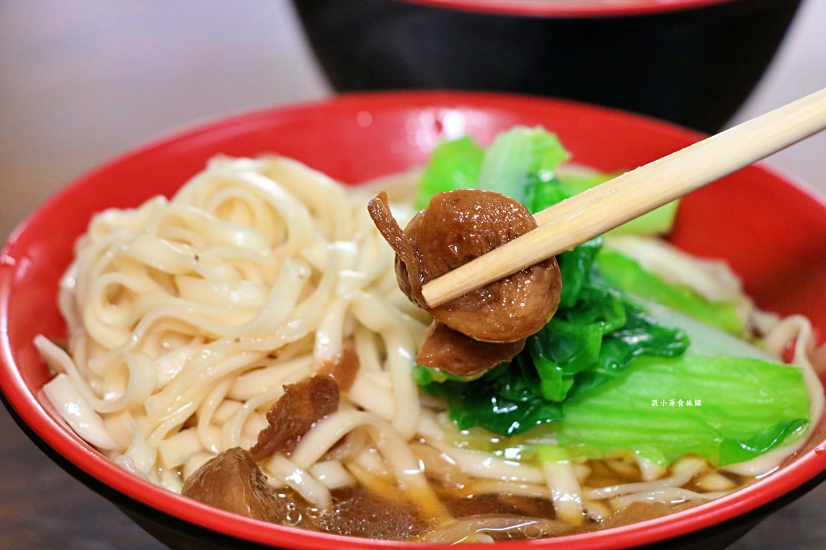 樂融素食‧巷口素食初一、十五新選擇,當歸湯滿滿一碗用料實在,還有素肉排便當!! - 第10張圖 樂融素食‧巷口素食初一、十五新選擇,當歸湯滿滿一碗用料實在,還有素肉排便當!!