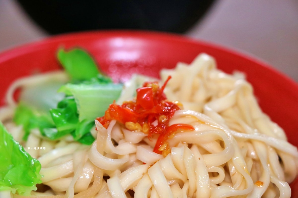 樂融素食‧巷口素食初一、十五新選擇,當歸湯滿滿一碗用料實在,還有素肉排便當!! - 第11張圖 樂融素食‧巷口素食初一、十五新選擇,當歸湯滿滿一碗用料實在,還有素肉排便當!!