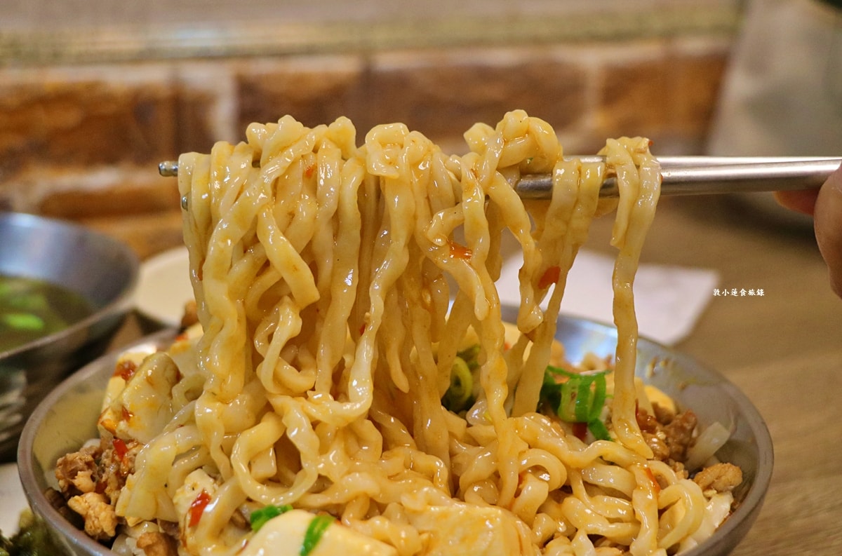 南翔麵食館‧手工麵Q彈大食量者的最愛,推薦麻婆豆腐麵!! - 第16張圖 南翔麵食館‧手工麵Q彈大食量者的最愛,推薦麻婆豆腐麵!!