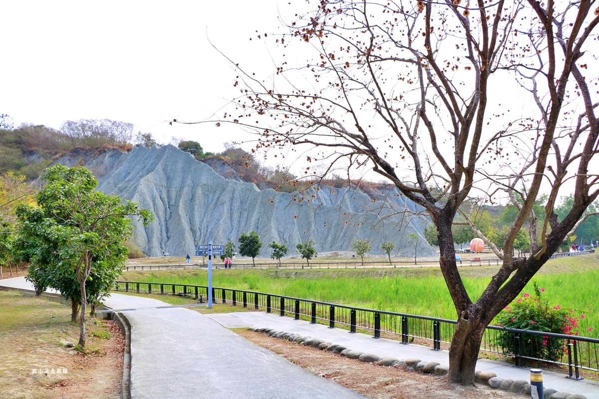月世界地景公園‧曾經滄海月世界泥岩惡地,南台灣特殊地景著名的地質奇觀 - 第11張圖 月世界地景公園‧曾經滄海月世界泥岩惡地,南台灣特殊地景著名的地質奇觀