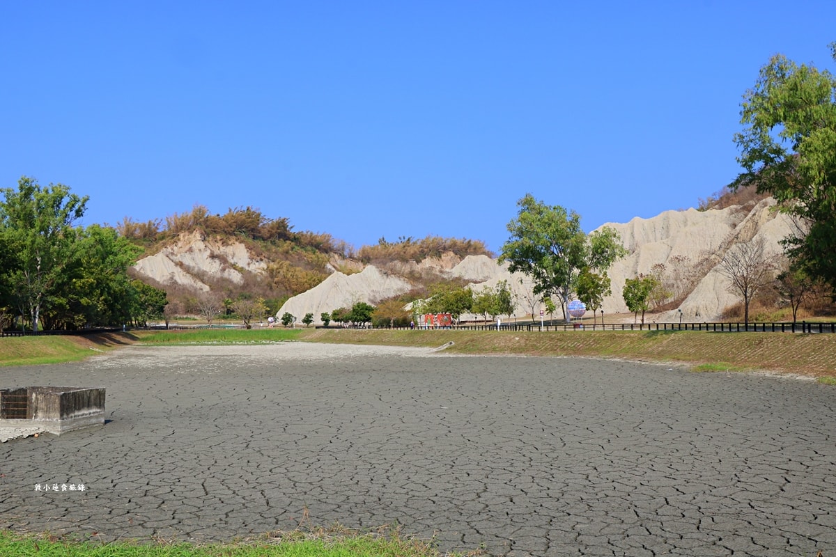 月世界地景公園‧曾經滄海月世界泥岩惡地,南台灣特殊地景著名的地質奇觀 - 第8張圖 月世界地景公園‧曾經滄海月世界泥岩惡地,南台灣特殊地景著名的地質奇觀