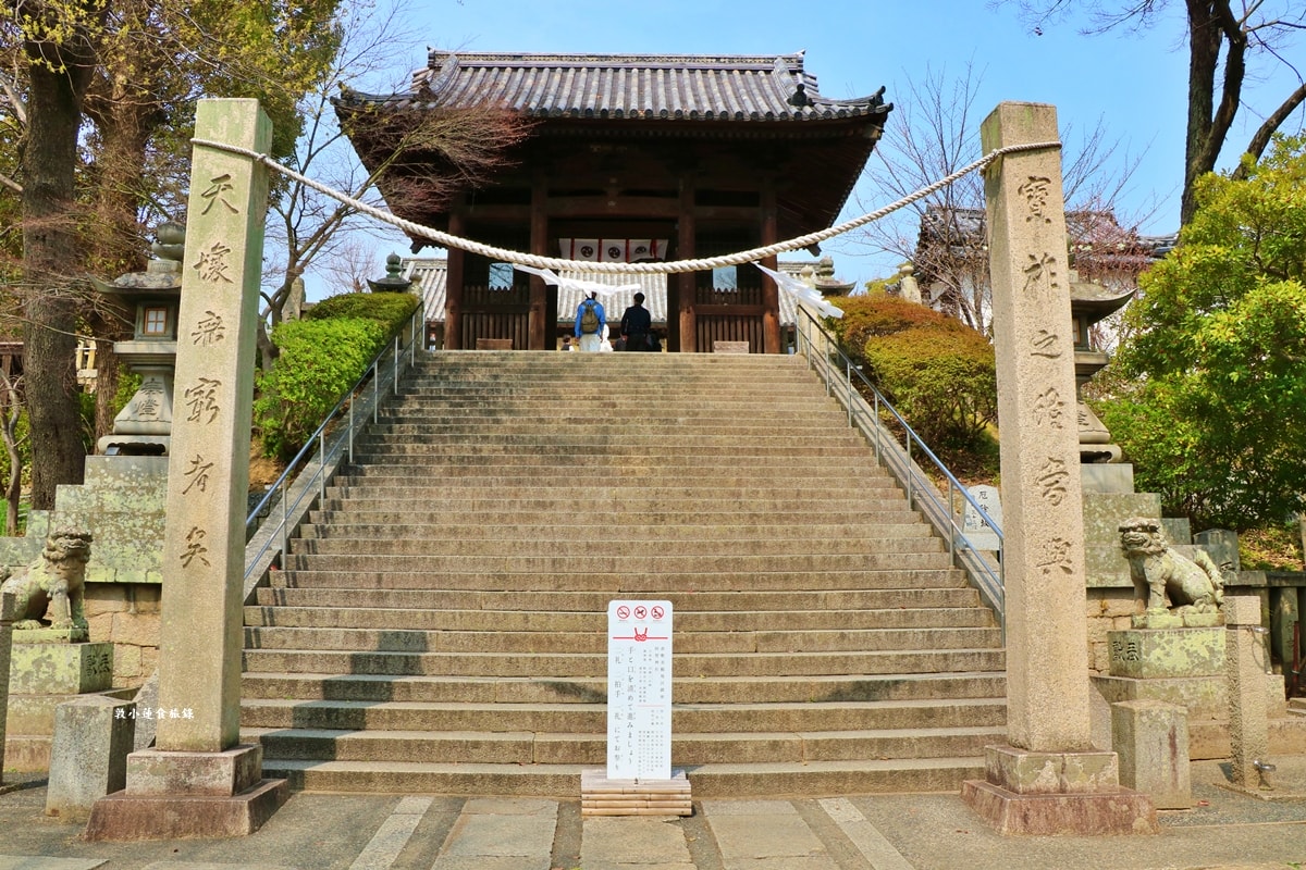 【岡山倉敷】阿智神社‧櫻花與紫藤圍繞的神社,四月櫻花五月紫藤,最美的御守-花纏守 - 第14張圖 【岡山倉敷】阿智神社‧櫻花與紫藤圍繞的神社,四月櫻花五月紫藤,最美的御守-花纏守