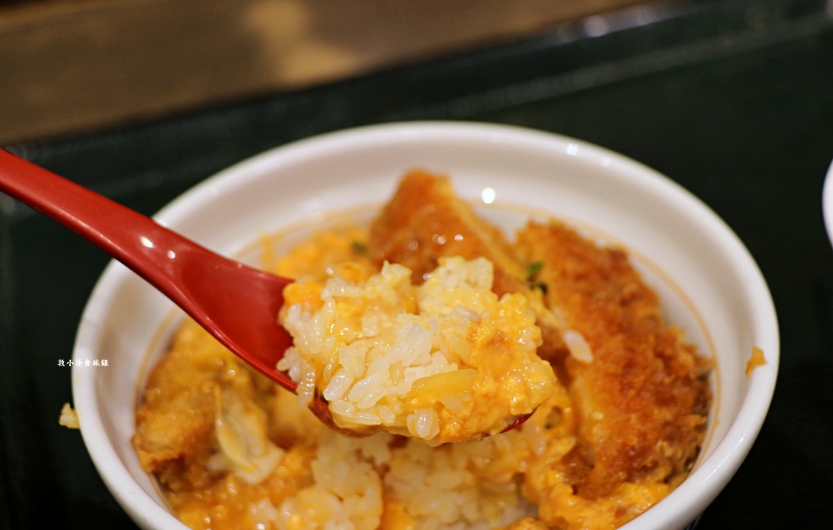 【日本大阪】なか卯 松屋町店‧內行才知道的Nakau 丼飯與烏龍麵的連鎖店，價格親民份量不輸Sukiya