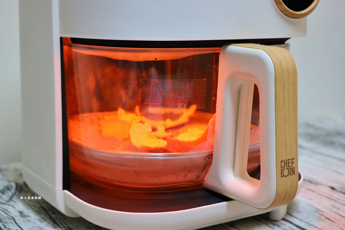 【廚房家電】Air蒸氣雲朵氣炸鍋‧ 韓國天廚CHEFBORN 韓系廚房家電首選,透明玻璃氣炸鍋,4種模式+蒸氣噴霧設計選擇,精巧又實尚 - 第18張圖 【廚房家電】Air蒸氣雲朵氣炸鍋‧ 韓國天廚CHEFBORN 韓系廚房家電首選,透明玻璃氣炸鍋,4種模式+蒸氣噴霧設計選擇,精巧又實尚
