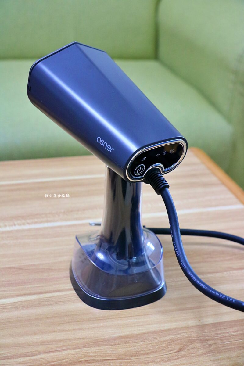 【生活家電】Osner 韓國歐紳 Ihandy MAX手持熨斗掛燙機‧乾濕兩用、蒸氣強效燙衣神器,輕型小巧攜帶方便 - 第4張圖 【生活家電】Osner 韓國歐紳 Ihandy MAX手持熨斗掛燙機‧乾濕兩用、蒸氣強效燙衣神器,輕型小巧攜帶方便