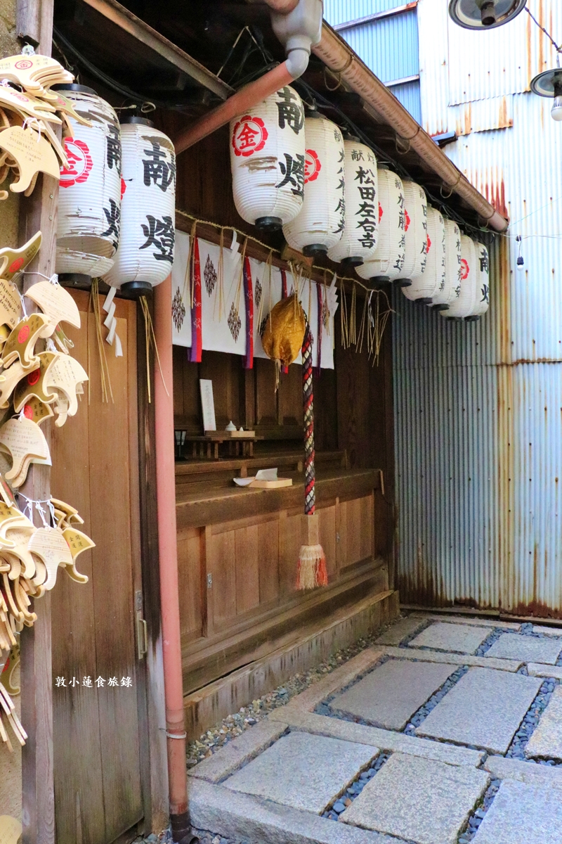 【日本京都】頂法寺-六角堂‧千年歷史京都市中心,歷史悠久六角形佛寺,花道發源地!!同場加映升財祈運-御金神社!! - 第24張圖 【日本京都】頂法寺-六角堂‧千年歷史京都市中心,歷史悠久六角形佛寺,花道發源地!!同場加映升財祈運-御金神社!!