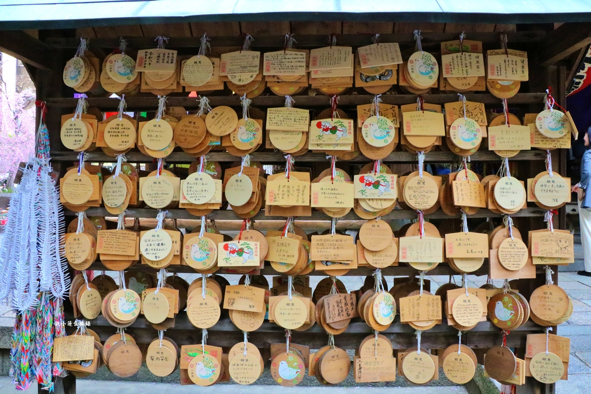 【日本京都】頂法寺-六角堂‧千年歷史京都市中心,歷史悠久六角形佛寺,花道發源地!!同場加映升財祈運-御金神社!! - 第9張圖 【日本京都】頂法寺-六角堂‧千年歷史京都市中心,歷史悠久六角形佛寺,花道發源地!!同場加映升財祈運-御金神社!!