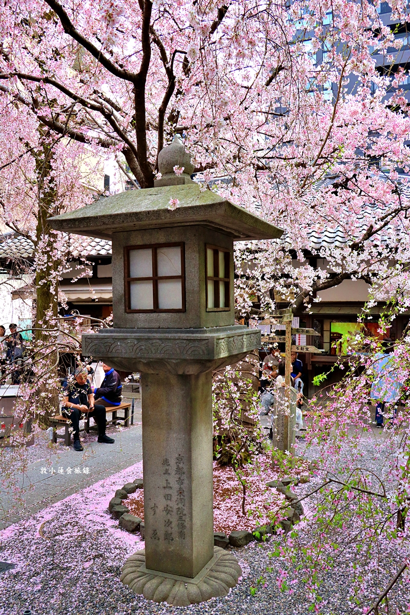 【日本京都】頂法寺-六角堂‧千年歷史京都市中心,歷史悠久六角形佛寺,花道發源地!!同場加映升財祈運-御金神社!! - 第20張圖 【日本京都】頂法寺-六角堂‧千年歷史京都市中心,歷史悠久六角形佛寺,花道發源地!!同場加映升財祈運-御金神社!!