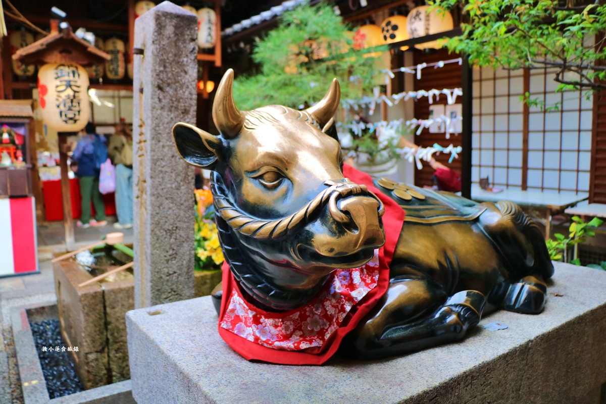 【日本京都】錦市場錦天滿宮‧學問之神菅原道真，智慧之神求學業，摸金牛得財運