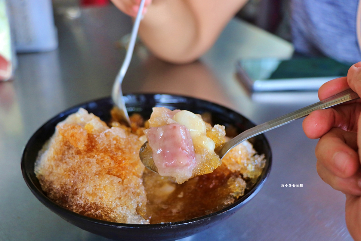 陳家小店黑糖剉冰‧超低調的小吃店,夏天必點超濃郁的黑糖剉冰,4種配料一次滿足 - 第11張圖 陳家小店黑糖剉冰‧超低調的小吃店,夏天必點超濃郁的黑糖剉冰,4種配料一次滿足