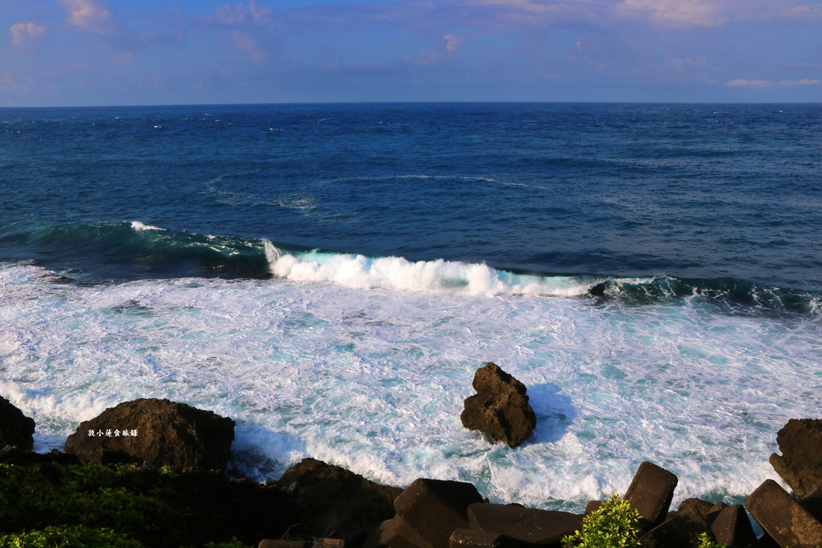 小琉球最美的五大海景‧小琉球二龍宮、紅番石、美人洞 烏龜岩、厚石裙礁、蛤板灣 小琉球威尼斯沙灘，碧海藍天療癒景色必拍聖地!!